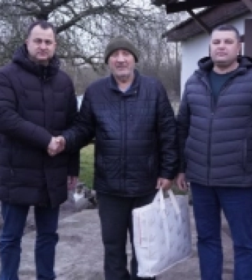 У громаді на Волині з 75-річчям привітали батька загиблого воїна