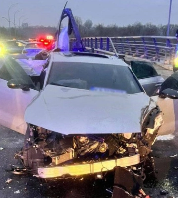 П&amp;apos;ять людей постраждали в ДТП на Броварському проспекті у Києві, рух перекрито
