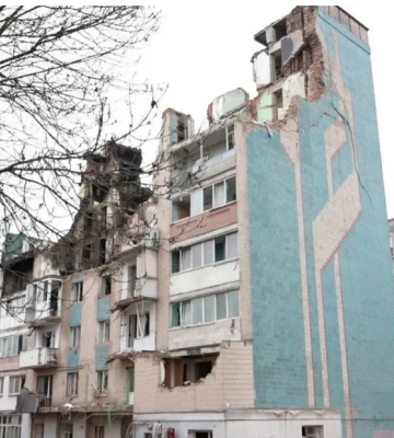 У Тернополі розпочали демонтаж зруйнованого ракетою будинку (фото, відео)
