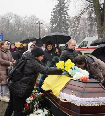 В Ужгороді провели в останню дорогу 24-річного оператора БпЛА Дмитра Баніна