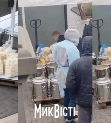 Приватний підрядник зірвав шкільне харчування у Миколаєві: їжу готували під дощем на вулиці. ВIДЕО