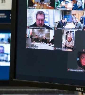 Евакуація всіх дітей та зменшення освітлення: у Дніпрі пройшла Рада оборони
