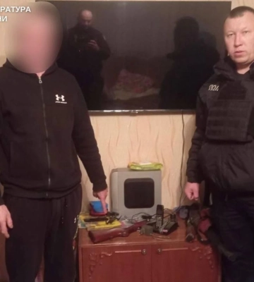 У сумах чоловік вистрелив із вікна багатоповерхівки і поранив чотирьох дітей