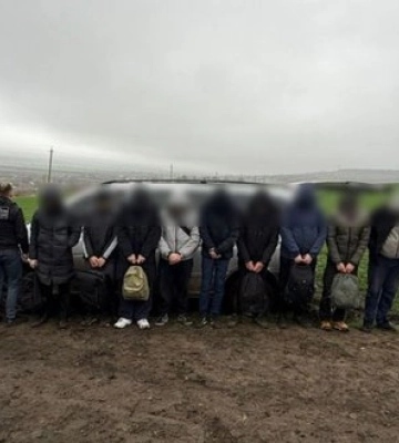 Заплатили адміну телеграм-каналу по $8 тис. за мікроавтобус: на Одещині затримано 10 ухилянтів, - ДПСУ. ВІДЕО+ФОТОрепортаж