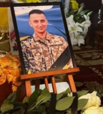 Громада на Волині попрощалася з 25-річним захисником, якого пів року вважали зниклим безвісти