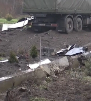 Труп – в автівці: під Луцьком – моторошна аварія з військовими (відео)