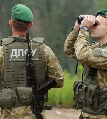 На Буковині затримано жителя Прикарпаття з підробленими документами: він хотів перетнути кордон. ФОТОрепортаж