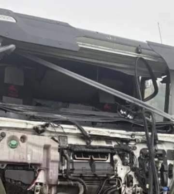 Труп – в автівці: під Луцьком – моторошна аварія з військовими (відео)