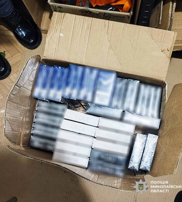 У Миколаєві поліцейські вилучили з незаконного обігу понад 900 пачок контрафактних цигарок