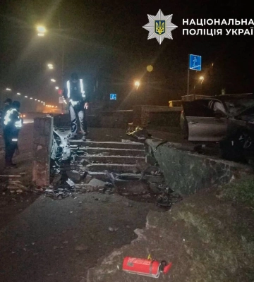 Смертельна аварія у Києві: водій BMW загинув, є постраждалі