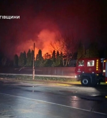 Дронова атака на Чернігівщину: рятувальники показали наслідки