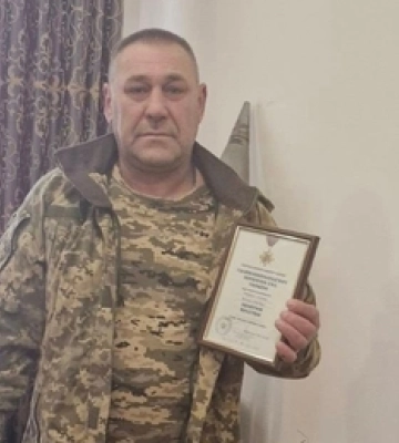 Обороняв Україну на різних ділянках фронту: військовослужбовця з Волині нагородили «Золотим хрестом»