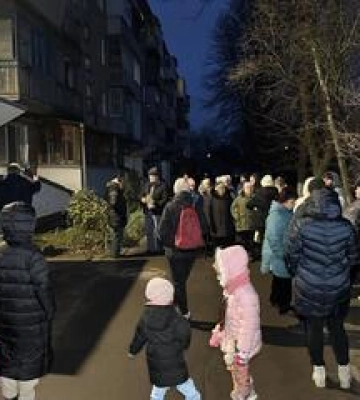 У Полтаві мешканці багатоповерхівки живуть без світла по 17 годин на добу