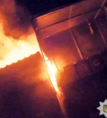 За підпал кіосків на одному з ринків Рівного перед судом постануть двоє молодиків