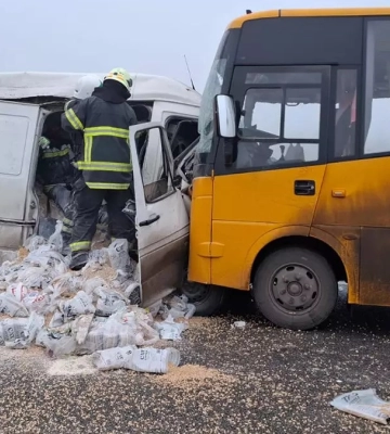 ДТП со школьным автобусом произошло в Днепропетровской области, погибли 2 взрослых, пострадал ребенок
