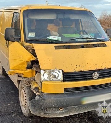 На Львівщині двоє людей травмовані у ДТП за участі мотоблока та мікроавтобуса, - ФОТО