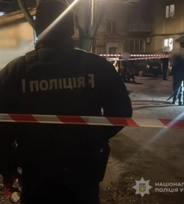 Чотири постріли в голову: в Одесі просто посеред вулиці вбили чоловіка
