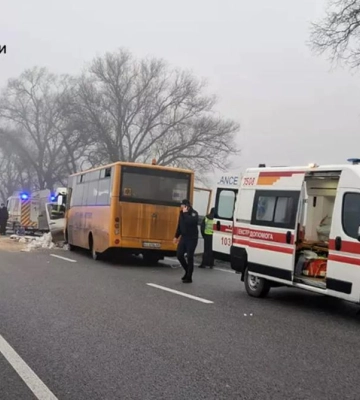 На Дніпропетровщині автопарк закладів освіти поповнюють новими шкільними автобусами