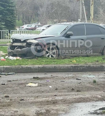 Легковик перекинувся на Набережній Заводській у Дніпрі: відео та подробиці ДТП