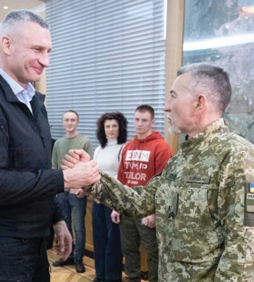Ще 10 ветеранів отримали квартири в новобудовах Києва