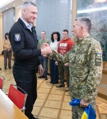 Ще 10 ветеранів отримали квартири в новобудовах Києва