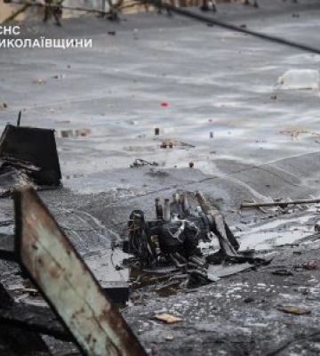 Чергова ворожа атака на місто - ворог поцілив у дев’ятиповерховий житловий будинок