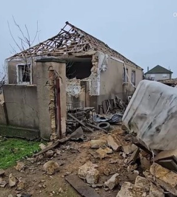 Війська РФ атакували FPV-дроном маршрутку комунального підприємства у Херсоні