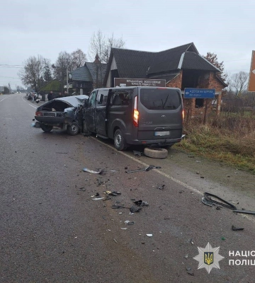 Внаслідок ДТП на Хустщині загинула водійка, двоє пасажирів у лікарні