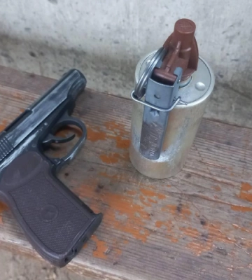 На Волині у пасажира автобуса на блокпосту виявили зброю