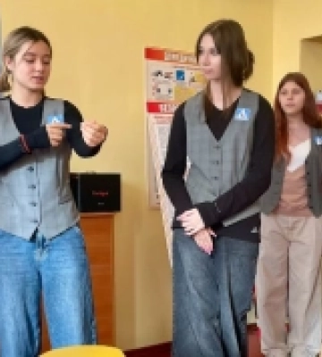 У Первомайську навчали гімназистів правил безпечної поведінки на дорозі