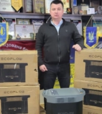 Рівненська громада передала партію зарядних станцій захисникам