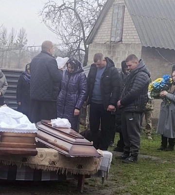 На Волині громада провела в останню путь захисника Андрія Ганнущенка
