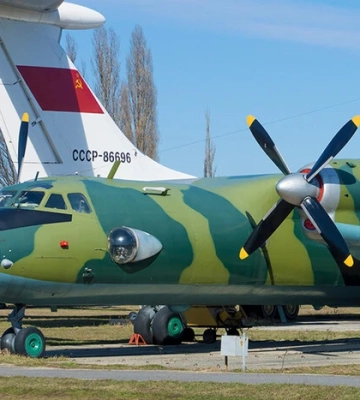 Росія втратила ще один літак: Ан-26 уражено на аеродромі у Криму – ЗМІ