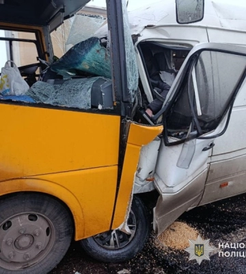 У ДТП на Дніпропетровщині двоє людей загинули та десятеро поранені - розпочато кримінальне провадження