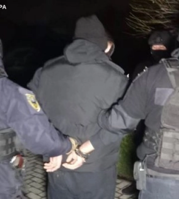 3 особам повідомлено про підозру за розбій та вимагання 200 тисяч доларів. ФОТОрепортаж