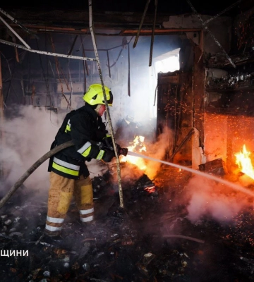 На території гаражів на Харківщині сапери вилучили бойову частину БпЛА "Герань-2"
