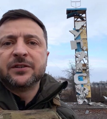 Успехи на фронте помогают в переговорах: Зеленский записал обращение из района Купянска