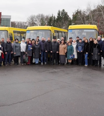 Громады Киевщины получили еще 12 школьных автобусов - ОВА