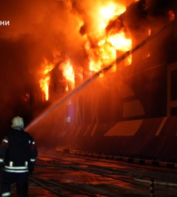 Россия повредила гражданское судно в порту Черноморска. Зеленский показал последствия