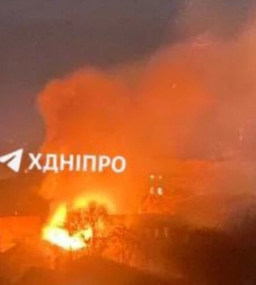 У Дніпрі пролунав вибух, виникла пожежа