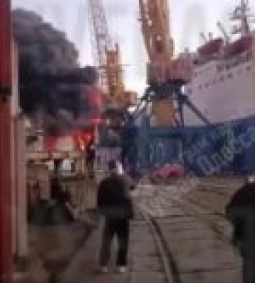 Росіяни атакували турецьке судно в одеському порту (відео)