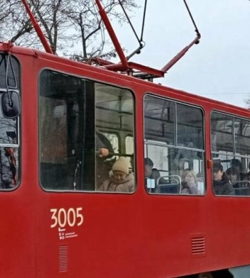 У Дніпрі 13 грудня продовжують діяти зміни у русі транспорту
