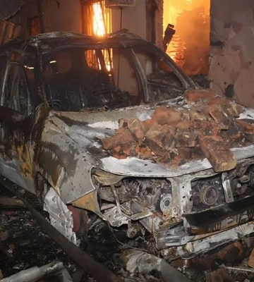 Після опівночі армія рф вдарила БпЛА по Дніпру: виникла пожежа