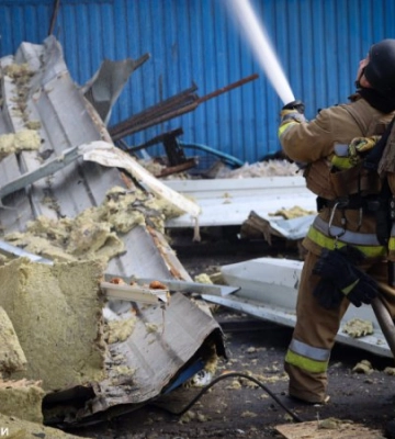 У Миколаєві вибухи. Вночі ворог атакував критичну та промислову інфраструктуру Миколаївщини