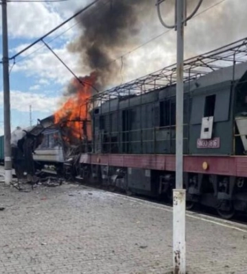 Потяг із Запоріжжя затримується через обстріл Одещини: що відомо