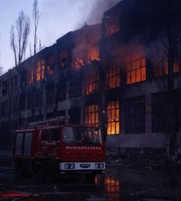 Після масованої ворожої атаки в Одесі працюють пункти незламності та бювети, організовано підвезення води