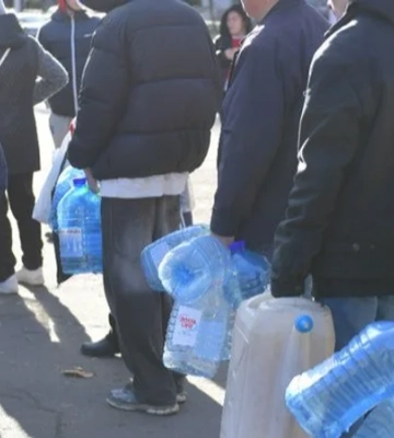 Після масованої ворожої атаки в Одесі працюють пункти незламності та бювети, організовано підвезення води