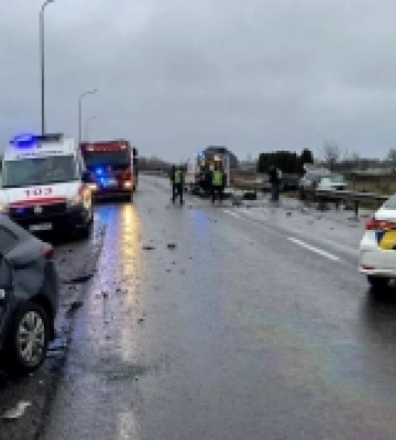 В Озерці зіткнулися два автомобілі, постраждалих визволяли надзвичайники