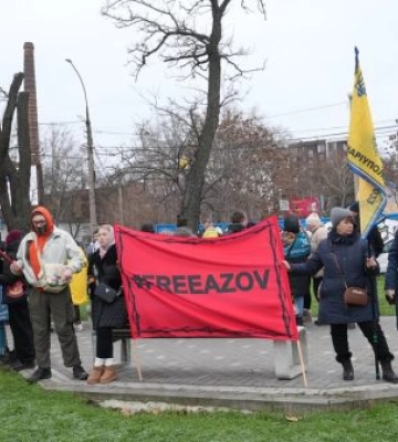 У Миколаєві люди вийшли на акцію-нагадування про зниклих безвісти та полонених військових