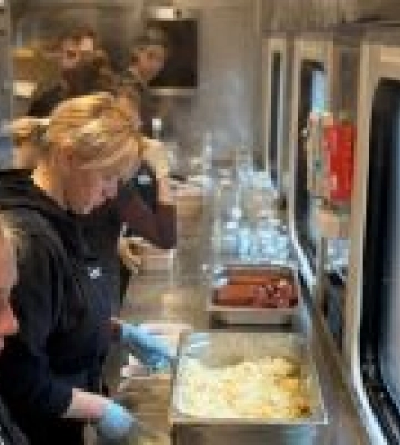 Food Train від Укрзалізниці забезпечує гуманітарну допомогу Одещині та Херсонщині